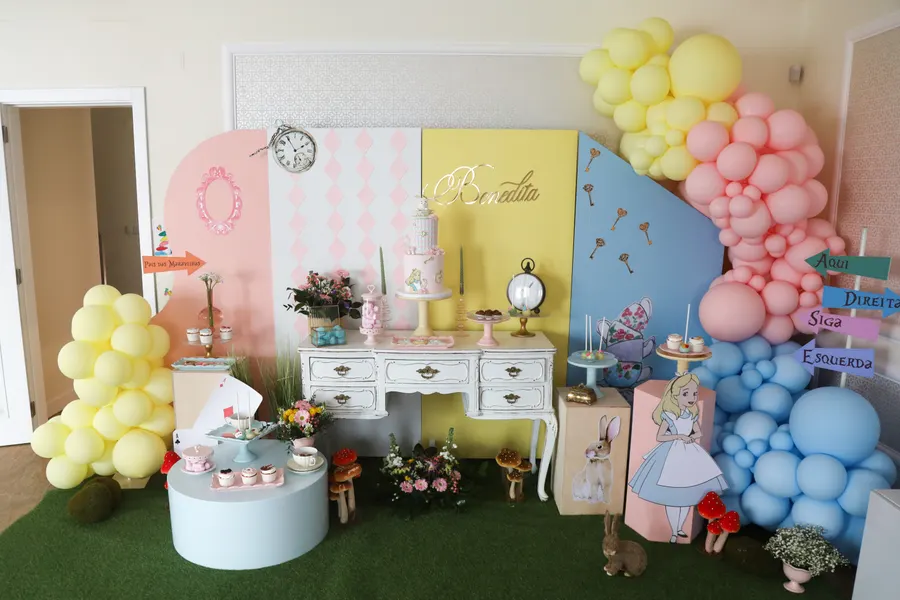 Decoração tema Alice no País das Maravilhas